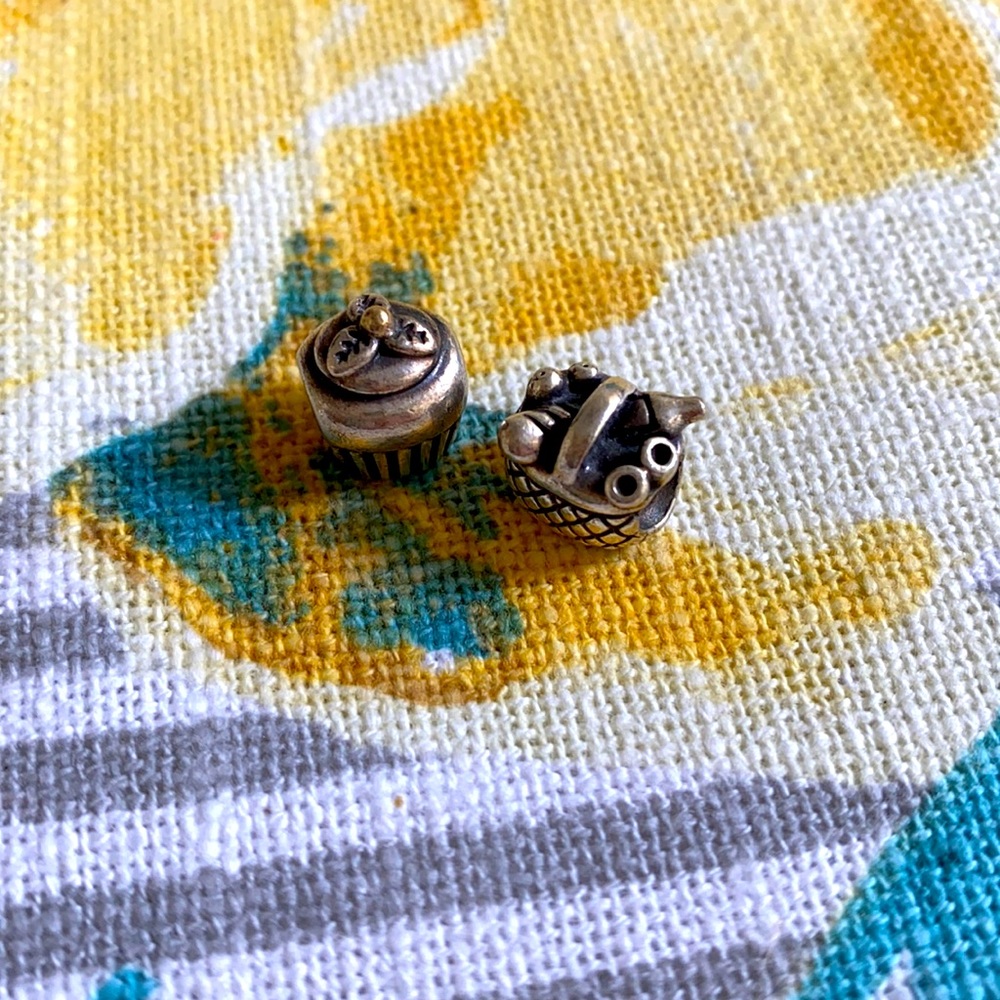 Pandora cupcake and picnic basket Charms